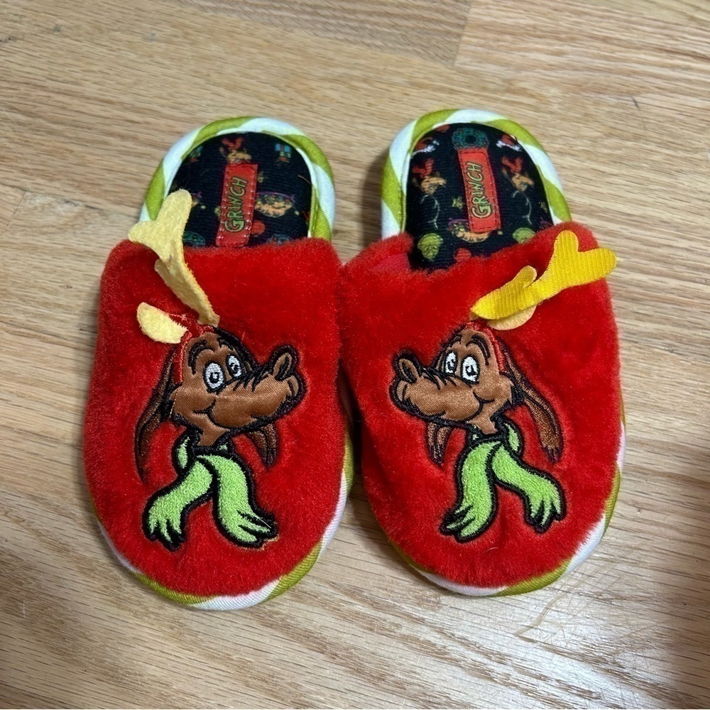 Dr. Seuss Max Dog Slippers Sz 7-8 Kids Matching Family Red Green